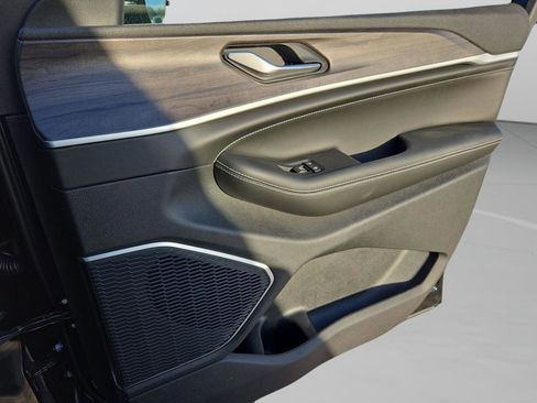 New 2026 Jeep Grand Cherokee Limited AWD/4WD image 31