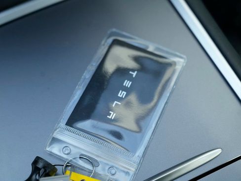 Used 2023 Tesla Model Y 2WD image 63