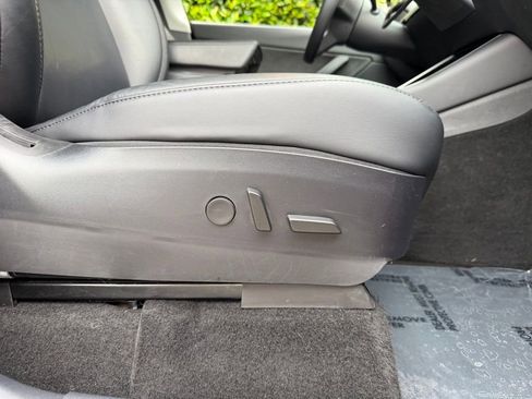 Used 2020 Tesla Model Y Performance AWD/4WD image 33