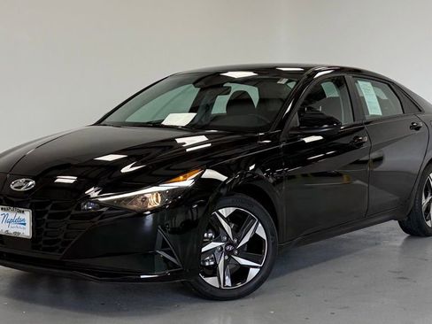 Certified 2023 Hyundai Elantra SEL w/ Convenience Package image 1