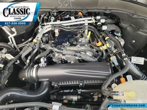 Used 2025 Ford Explorer Active RWD image 30