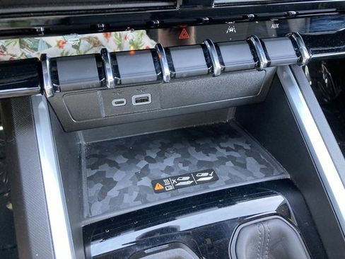 Used 2023 Chevrolet Colorado LT w/ LT Convenience Package II image 26