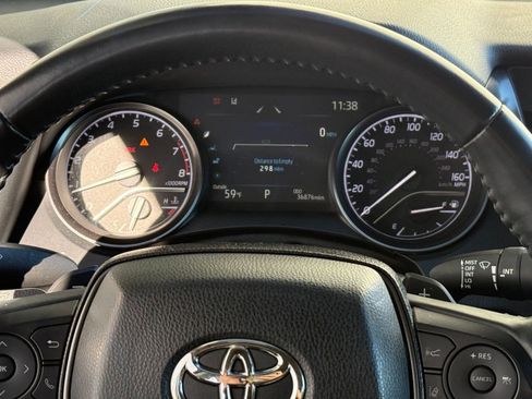 Used 2021 Toyota Camry SE w/ Cold Weather Package image 17