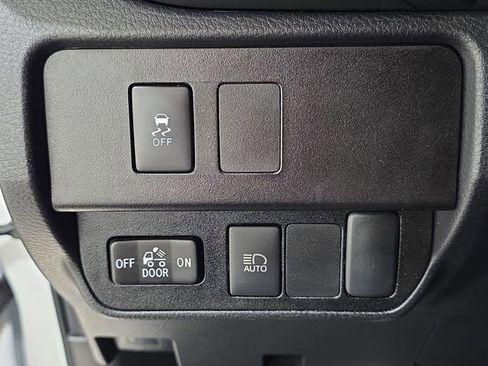 Certified 2023 Toyota Tacoma SR AWD/4WD image 21