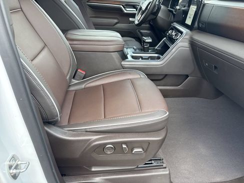 Used 2024 GMC Sierra 1500 Denali w/ Denali Reserve Package AWD/4WD image 13