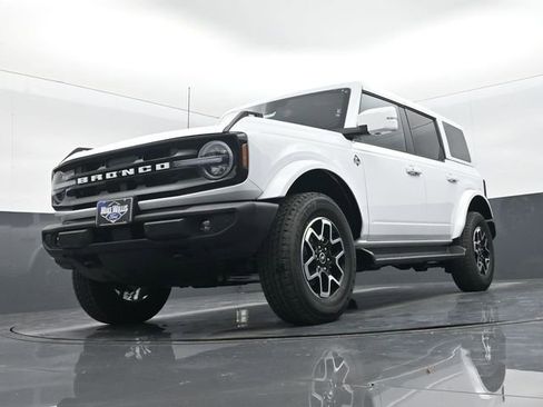 New 2025 Ford Bronco Outer Banks image 19