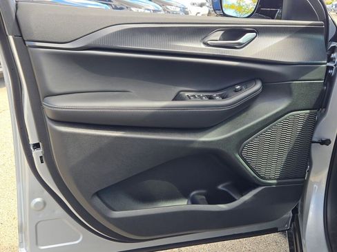 New 2025 Jeep Grand Cherokee Altitude image 22