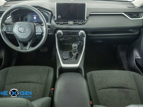 Used 2023 Toyota RAV4 AWD Hybrid image 28