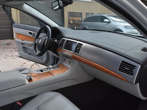Used 2009 Jaguar XF Luxury image 39