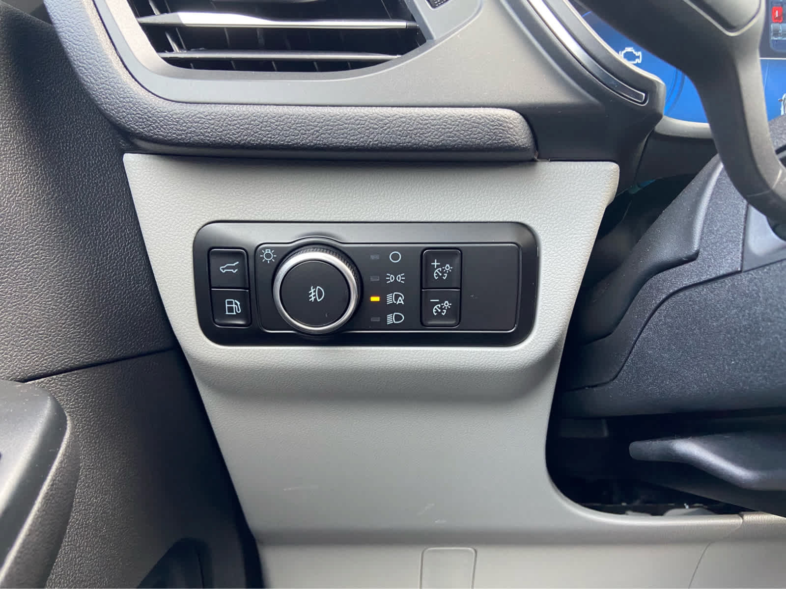 Used 2026 Ford Escape SE w/ PHEV Premium Package FWD image 25