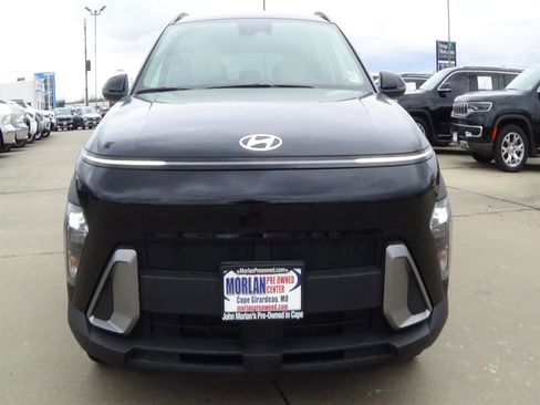 Used 2025 Hyundai Kona SEL FWD image 3