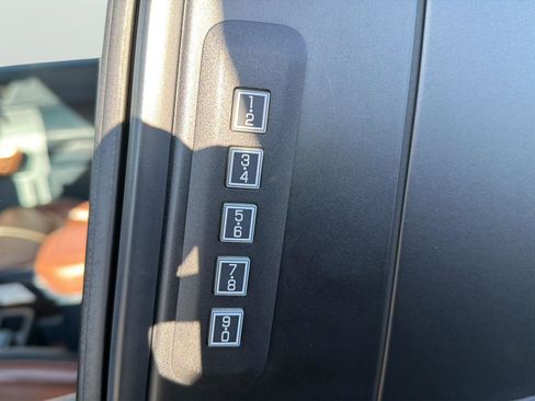 Used 2022 Ford Maverick Lariat w/ Lariat Luxury Package image 12