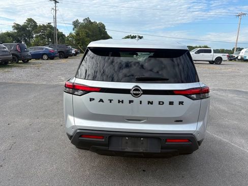 Used 2022 Nissan Pathfinder S AWD/4WD image 6