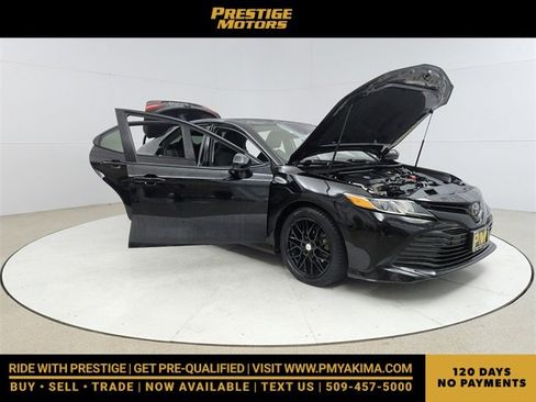 Used 2020 Toyota Camry LE image 9