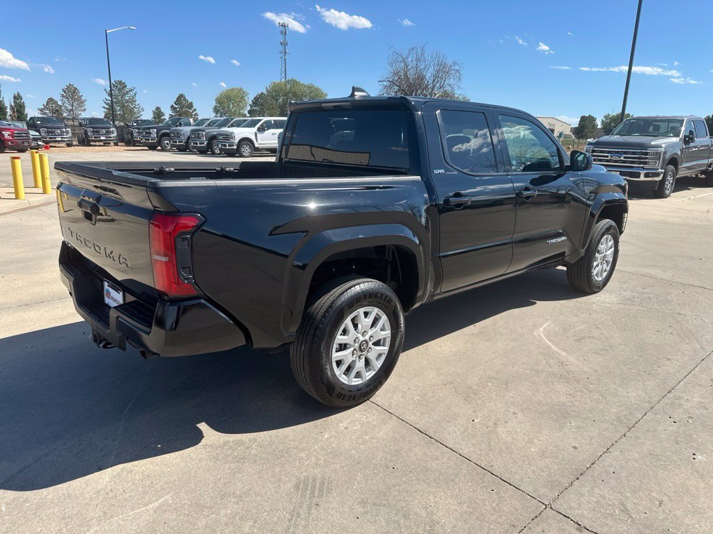 Used 2025 Toyota Tacoma SR5 AWD/4WD image 34