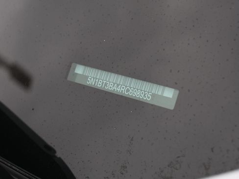 Used 2024 Nissan Rogue SV FWD image 34