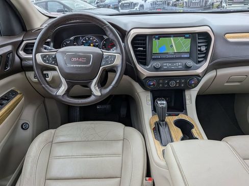 Used 2018 GMC Acadia Denali w/ Technology Package FWD image 21