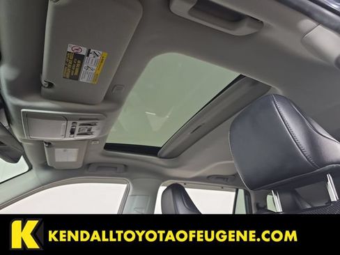 Used 2023 Toyota Highlander Limited AWD/4WD image 27