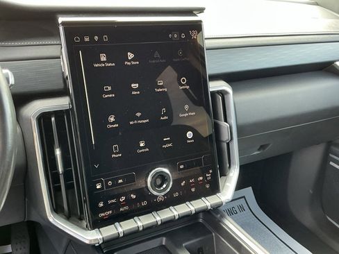 Used 2025 GMC Acadia Elevation image 44