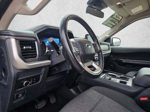 Used 2024 Ford Expedition Max XLT image 8