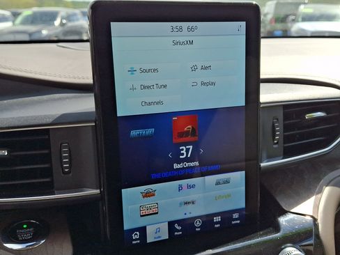 Used 2021 Ford Explorer Platinum w/ Equipment Group 601A AWD/4WD image 19