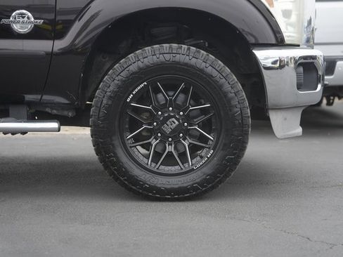 Used 2013 Ford F250 Lariat w/ Lariat Interior Pkg image 4