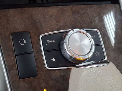 Used 2014 Mercedes-Benz E 350 4MATIC Sedan image 23