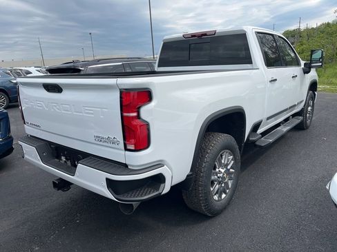 New 2026 Chevrolet Silverado 2500 High Country w/ High Country Premium Package AWD/4WD image 3
