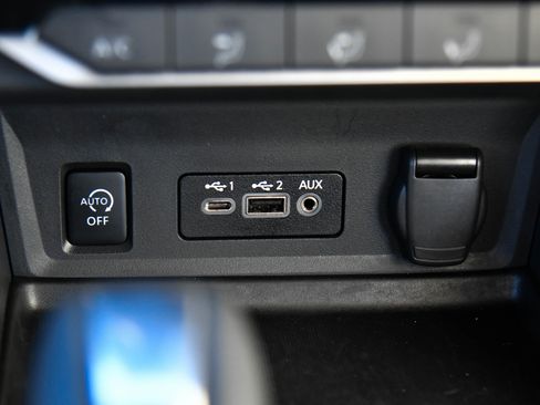 Used 2025 Nissan Sentra SV image 23