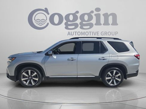 Used 2023 Honda Pilot Touring image 2
