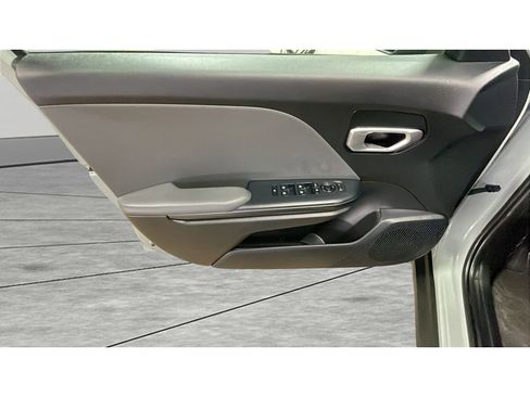 Used 2025 Kia K4 image 9