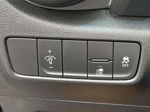 Certified 2023 Hyundai Kona SE FWD image 21