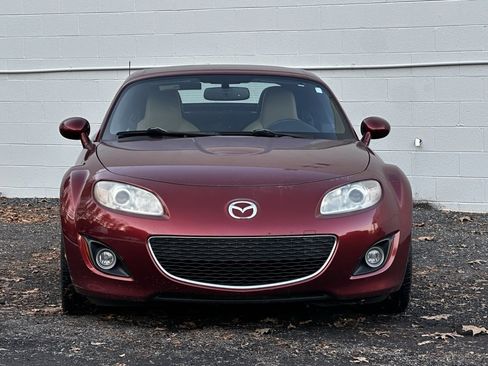 Used 2010 MAZDA MX-5 Miata Grand Touring w/ Premium Pkg image 2