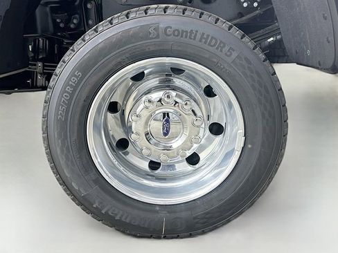 New 2026 Ford F450 Platinum w/ FX4 Off-Road Package image 32