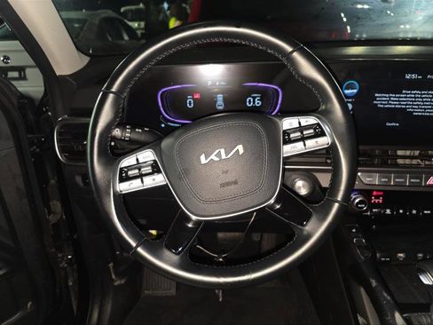Used 2025 Kia Telluride S image 4