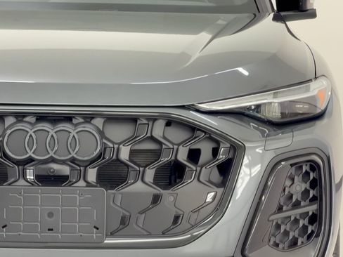 Used 2025 Audi SQ5 Premium Plus AWD/4WD image 12