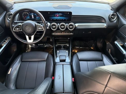 Used 2021 Mercedes-Benz GLB 250 4MATIC image 5