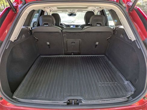 Used 2023 Volvo XC60 B5 Plus w/ Climate Package AWD/4WD image 12