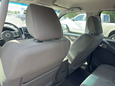 Used 2017 Nissan Frontier SV AWD/4WD image 16