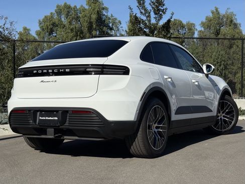 Used 2025 Porsche Macan 4S Electric image 7