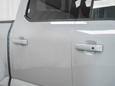 Certified 2023 Ford F150 Lariat w/ Equipment Group 502A High image 21