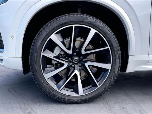 Used 2023 Volvo XC90 B6 Plus w/ Protection Package Premier AWD/4WD image 12