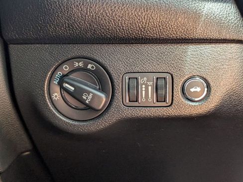 Used 2019 Dodge Challenger GT image 23