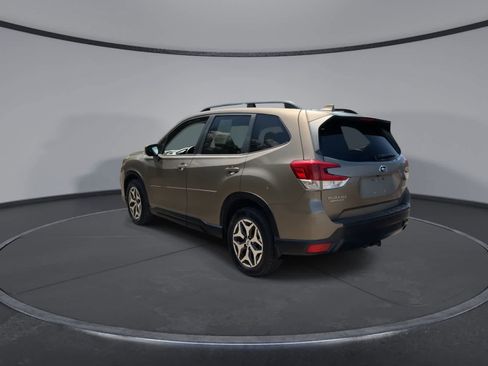 Used 2020 Subaru Forester Premium AWD/4WD image 6