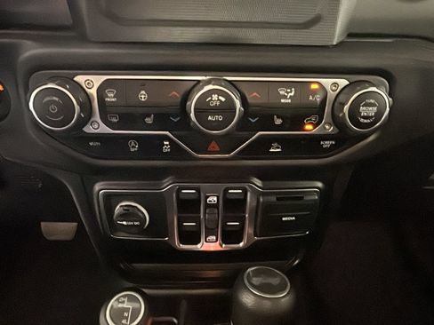 Used 2022 Jeep Wrangler Unlimited Sport AWD/4WD image 26