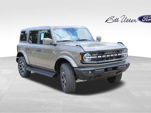 New 2026 Ford Bronco Outer Banks AWD/4WD image 2