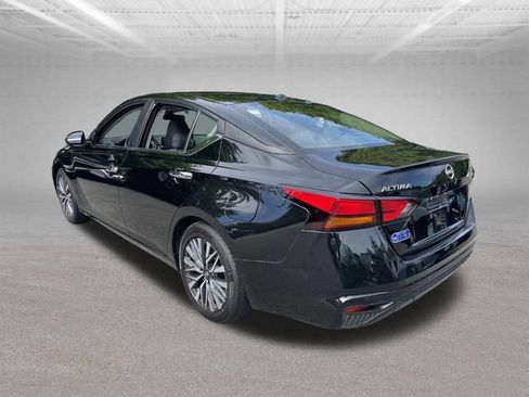 Used 2024 Nissan Altima 2.5 SV FWD image 11