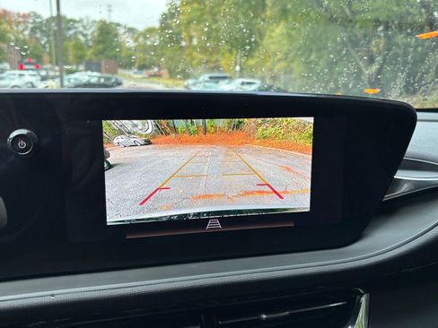 Used 2025 Buick Envista Sport Touring image 17