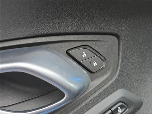 Used 2022 Chevrolet Camaro ZL1 RWD image 9