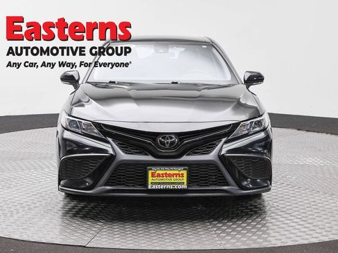 Used 2023 Toyota Camry SE FWD image 2